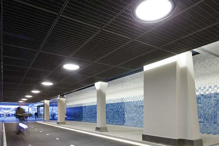 kaklad tunnel i Amsterdam.